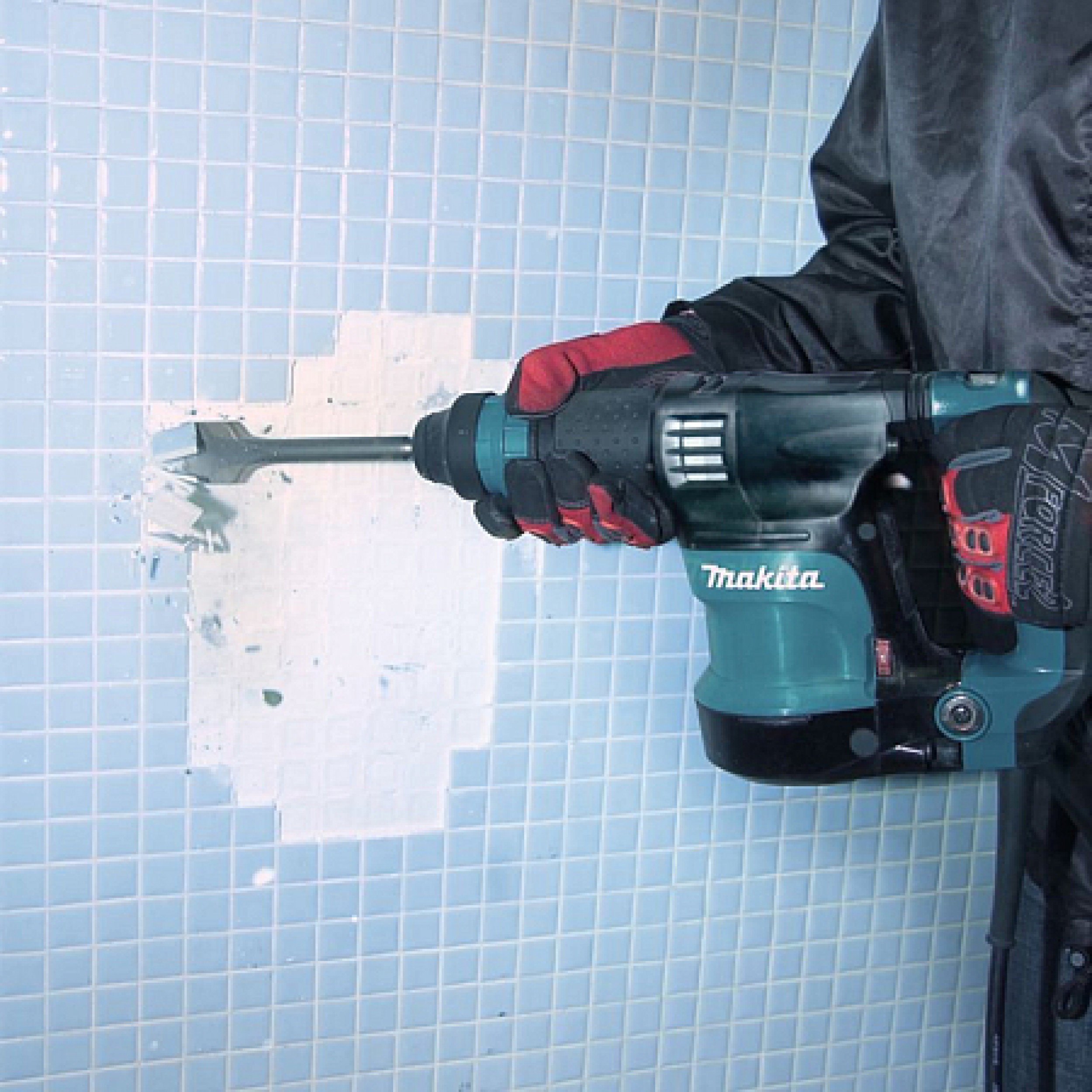 Ciocan demolator SDS + / 550W / 3.1J / 3200 unități / 3,4 kg Makita HK1820 Ciocan demolator SDS + / 550W / 3.1J / 3200 unități / 3,4 kg Makita HK1820